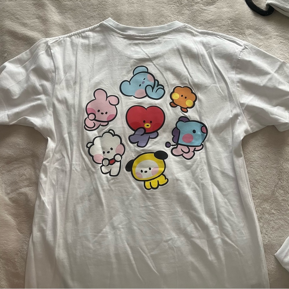 BT21 BTS Line Friends Tee, M